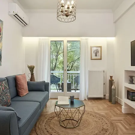 Trendy Living In Koukaki *